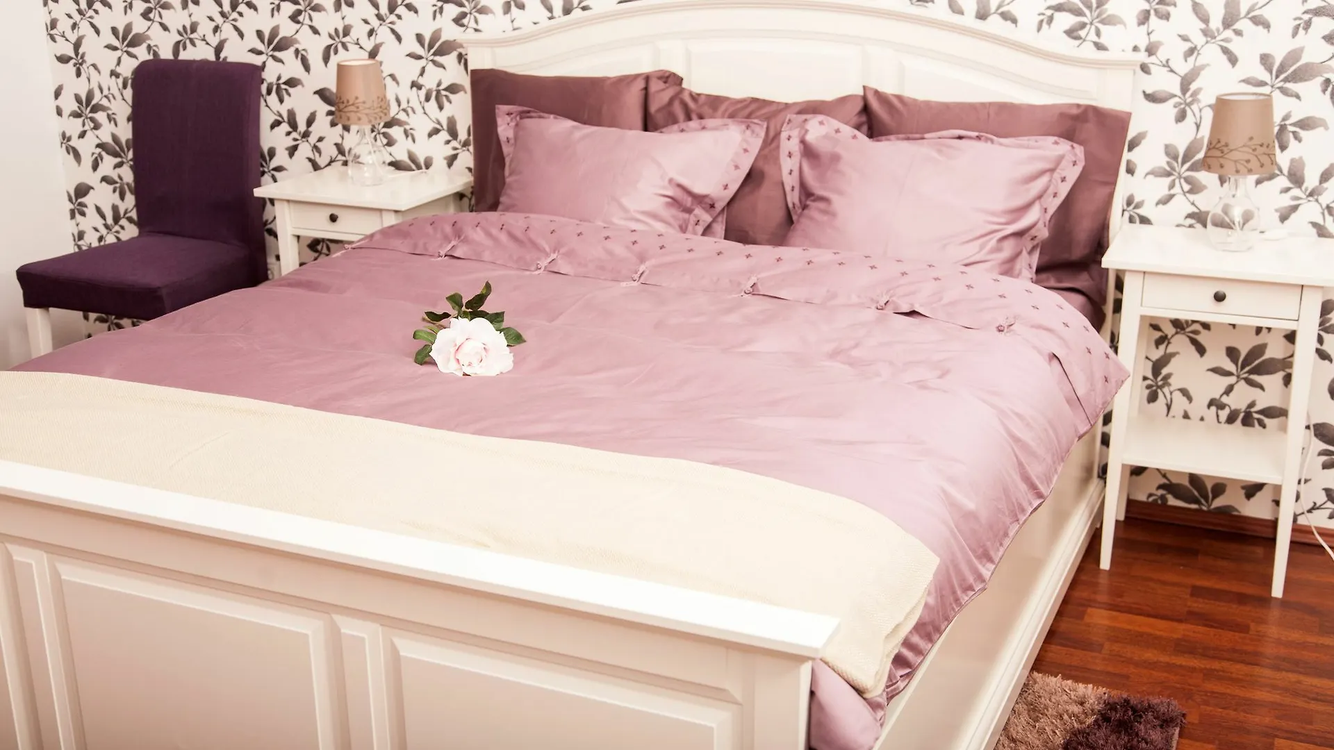 Redbed Self-Catering Apartments Bucharest Romania