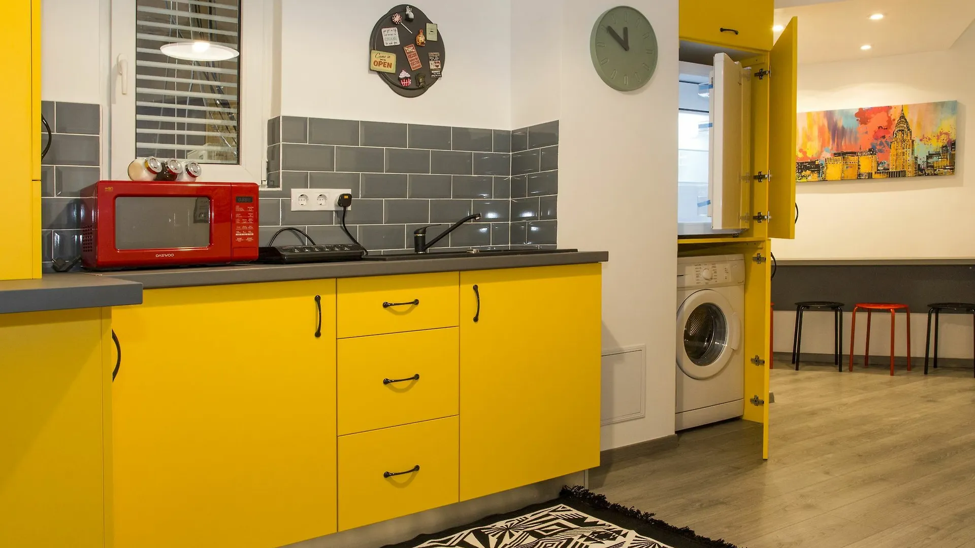Redbed Self-Catering Apartments Bucharest 0*,  Romania