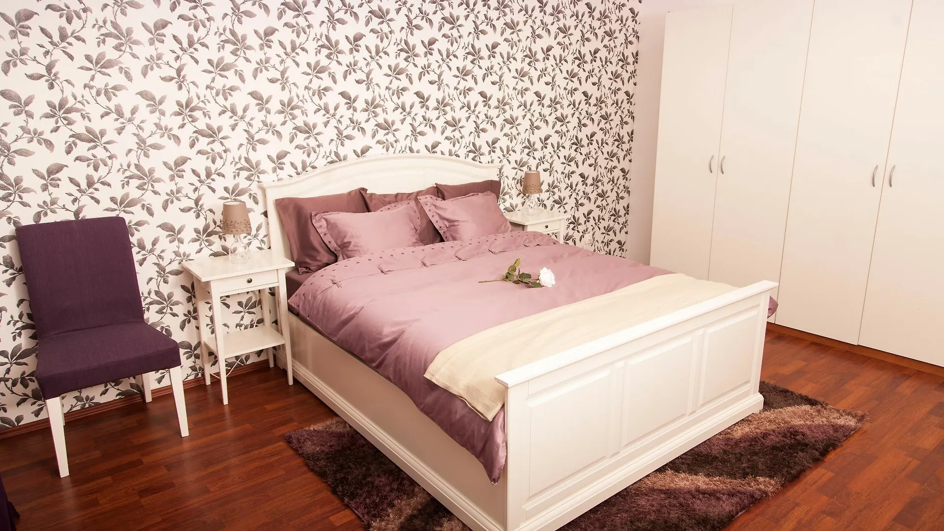 Redbed Self-Catering Apartments Bucharest 0*,  Romania