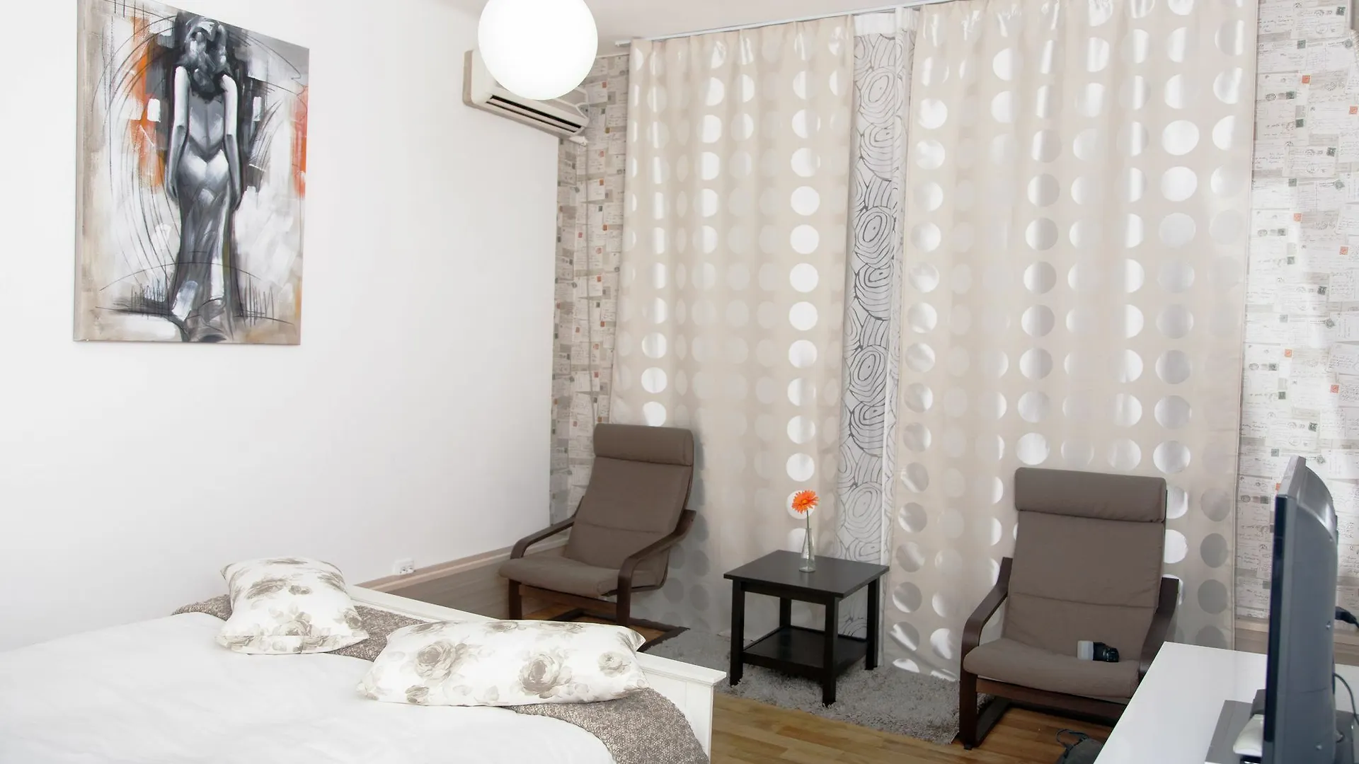 Redbed Self-Catering Apartments Bucharest